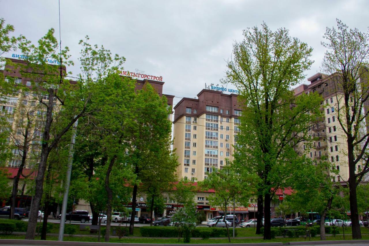 Hostel - Guest House Meyman Almaty Exterior foto